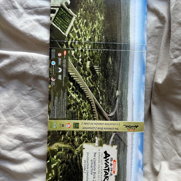 Avatar: the Last Airbender and Legend of Korra DVDs - Picture 4 of 6